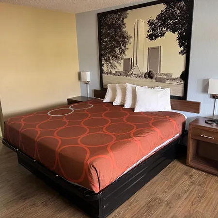 Super 8 By Wyndham Tulsa - Route 66