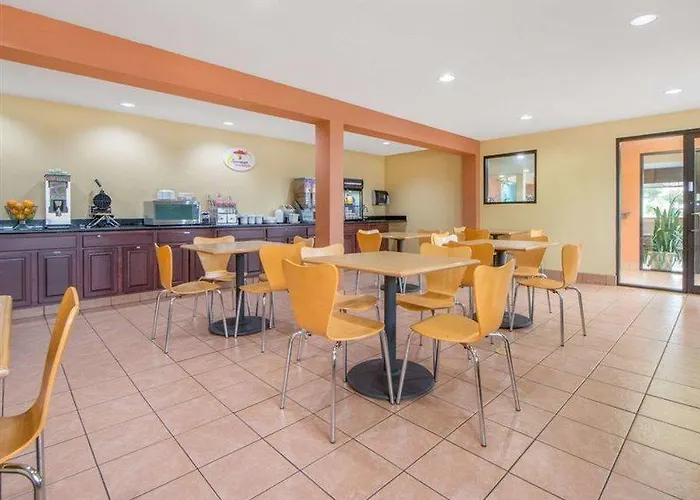 Hotel Super 8 By Wyndham - Route 66
