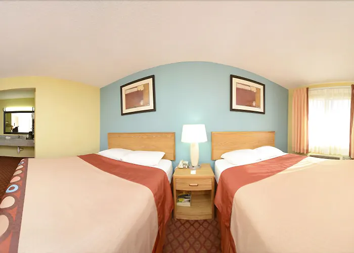 Super 8 By Wyndham - Route 66 2*