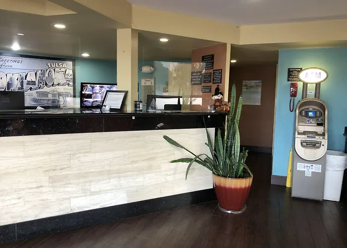 Super 8 By Wyndham - Route 66 Hotel 2*