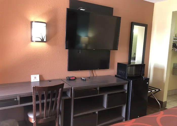 Hotel Super 8 By Wyndham - Route 66 Tulsa