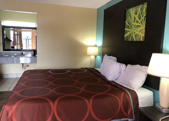 Hotel Super 8 By Wyndham - Route 66 2*
