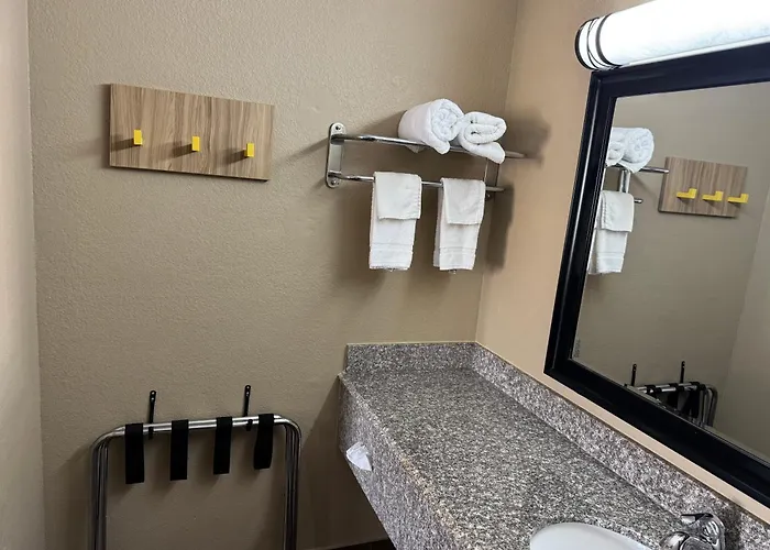 Super 8 By Wyndham - Route 66 Tulsa