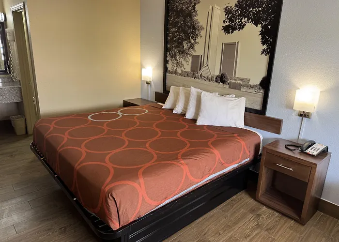 Hotel Super 8 By Wyndham - Route 66 2*