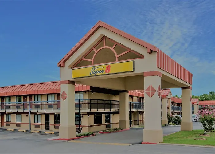 Super 8 By Wyndham - Route 66 Tulsa