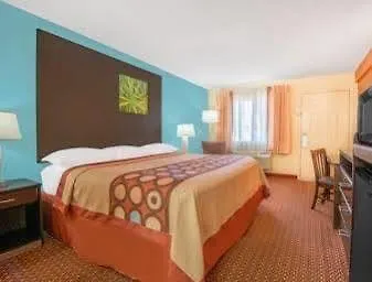 Super 8 By Wyndham - Route 66 2*